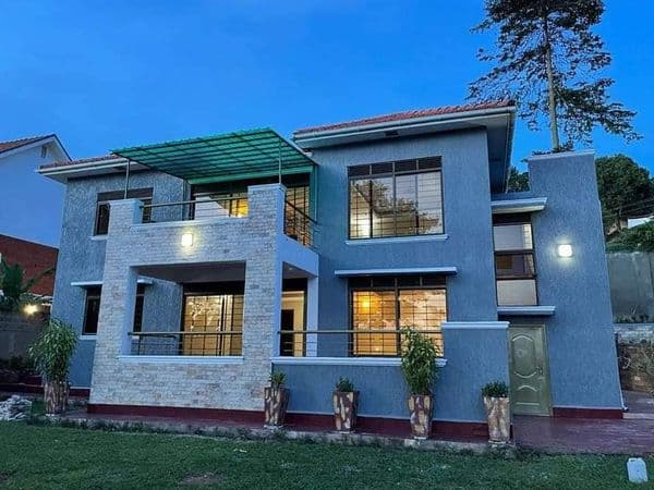 4 Bedroom Villa in Bukasa