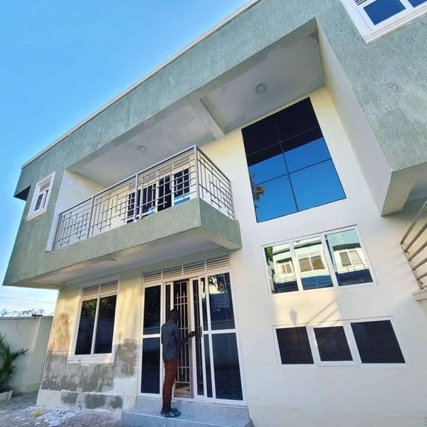 3 Bedroom Villa in Bukasa