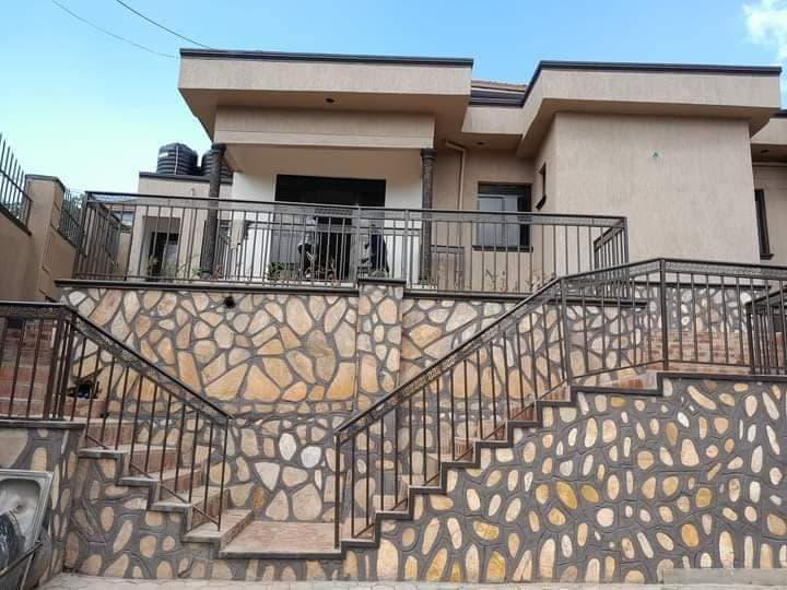 2 Bedroom 2 Baths