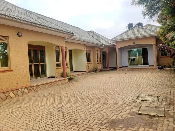 Double room Kyanja
