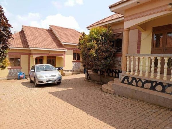 2 Bedroom House